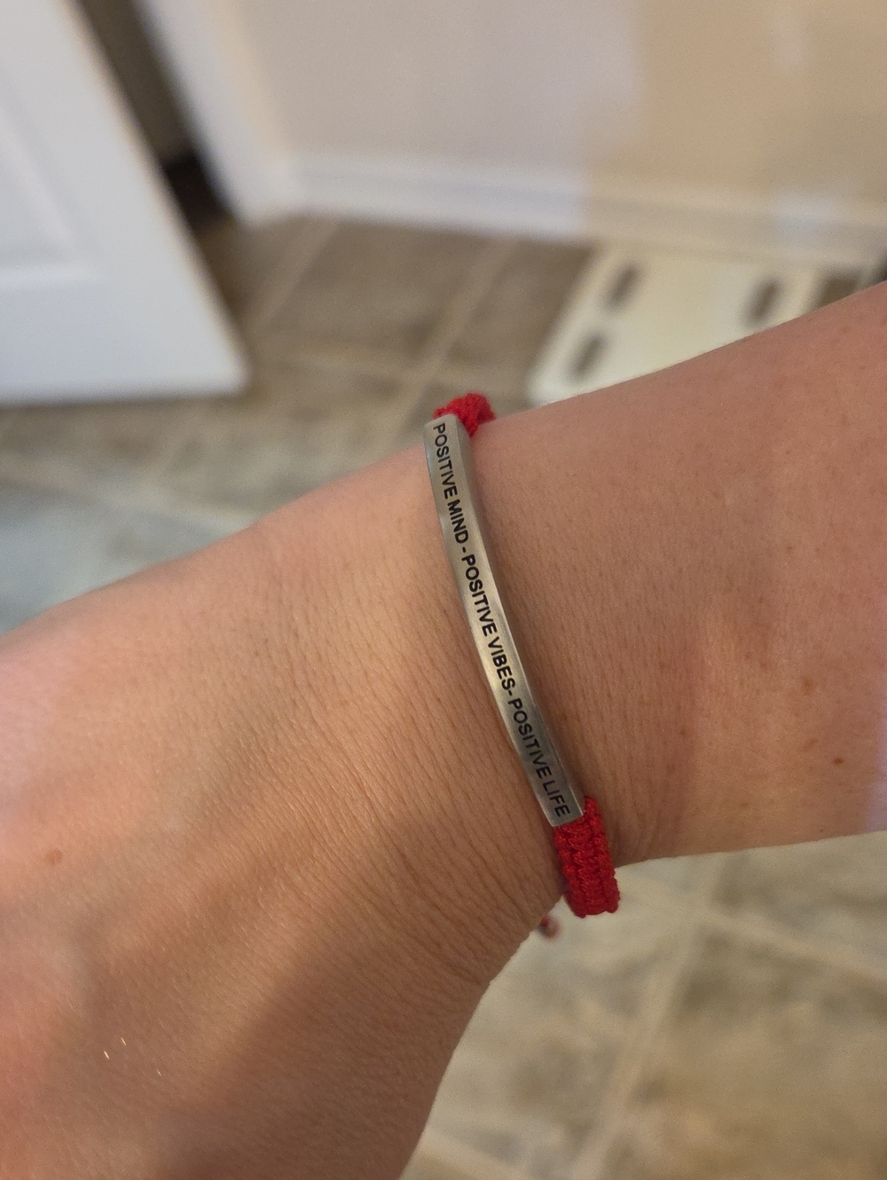 Silver Bar Bracelet with Red Cord - Positive Mind Engraving